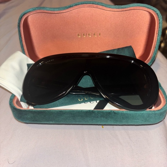 GUCCI Oversized D-frame acetate sunglasses - Picture 1 of 3